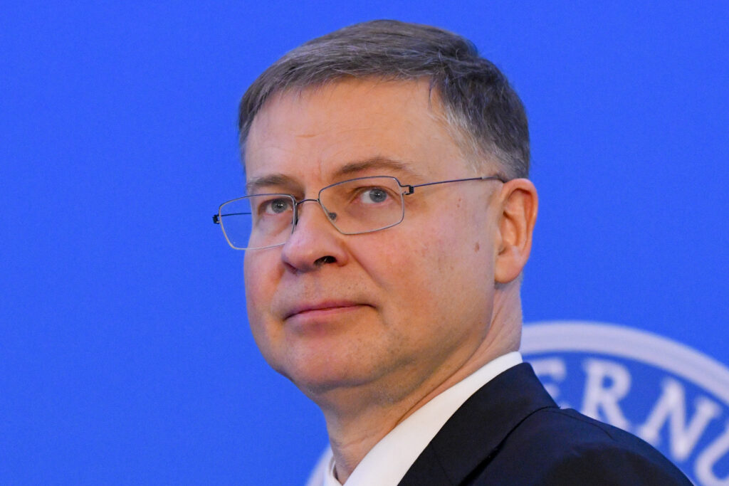 ue-ar-urma-sa-finanteze-ucraina-pana-la-aprobarea-planului-privind-activele-rusesti-inghetate