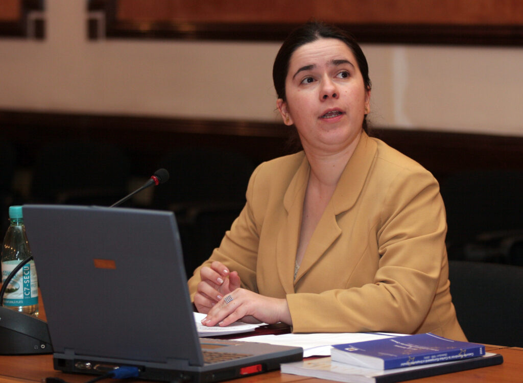 roxana-rizoiu,-propunerea-usr-pentru-avocatul-poporului,-i-a-oferit-un-imprumut-de-120.000-de-lei-lui-nicusor-dan-pentru-campania-prezidentiala