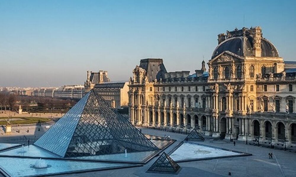 jaful-de-la-luvru:-unul-dintre-suspecti-este-un-influencer