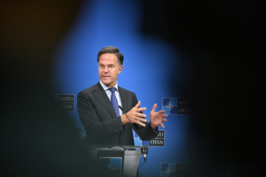 „rusia-va-deveni-o-forta-de-destabilizare”.-rutte-spune-ca-amenintarea-nu-se-incheie-cand-se-termina-razboiul