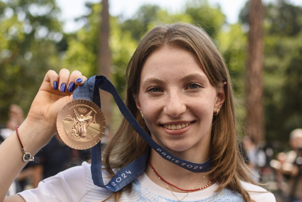 ana-barbosu,-noul-caz-david-popovici.-ce-salariu-va-avea-dupa-ce-a-semnat-cu-dinamo