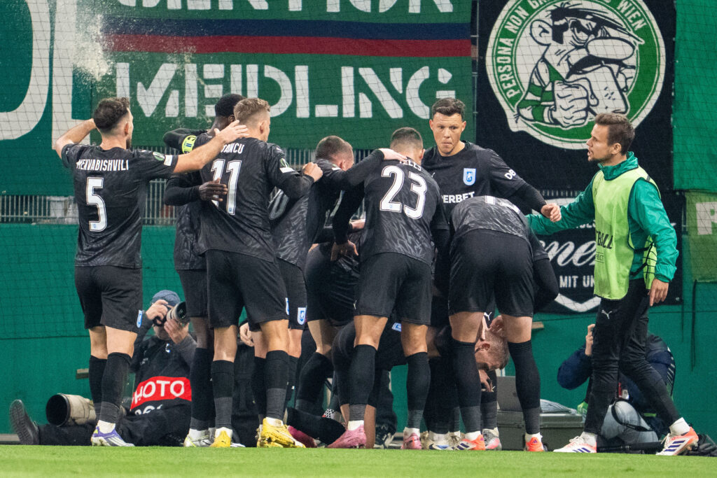 universitatea-craiova-a-invins-rapid-viena-cu-1-0-in-etapa-a-3-a-din-conference-league