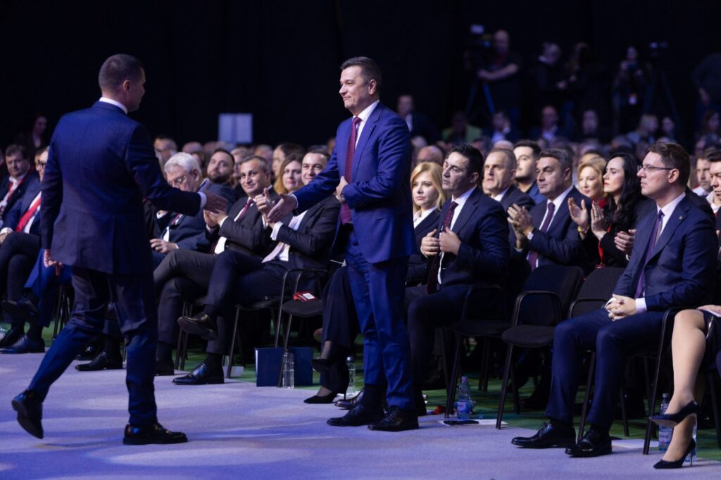 grindeanu-ii-ataca-pe-partenerii-din-coalitie:-se-mint-ca-sunt-de-dreapta,-desi-au-lucrat-toata-viata-la-stat
