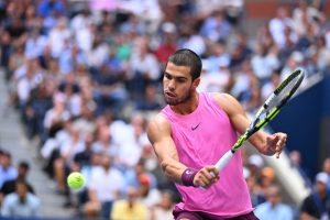 carlos-alcaraz-il-invinge-pe-alex-de-minaur-in-primul-meci-de-la-atp-finals
